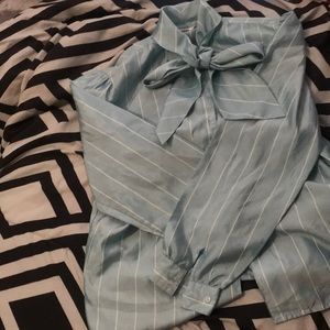 Bow collar long sleeve